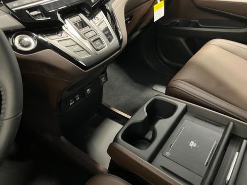 New 2026 Honda Odyssey Touring image 18