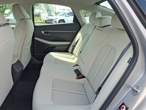 Certified 2023 Hyundai Sonata SEL w/ Cargo Package FWD image 10