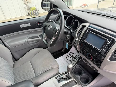 Used 2014 Toyota Tacoma 4x4 Double Cab w/ TRD Off-Road Package image 17