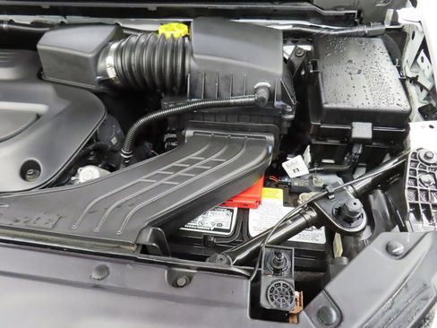 Used 2024 Chrysler Pacifica Limited FWD image 26