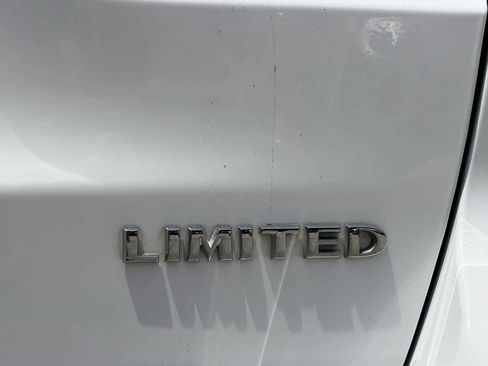 Used 2014 Jeep Grand Cherokee Limited RWD image 11