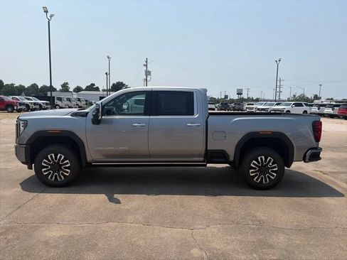 New 2026 GMC Sierra 2500 Denali Ultimate AWD/4WD image 3