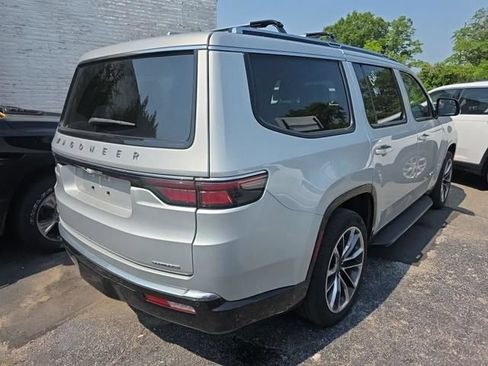 Used 2023 Jeep Wagoneer Series II AWD/4WD image 3