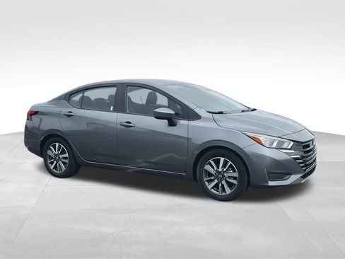 Used 2023 Nissan Versa SV FWD image 2