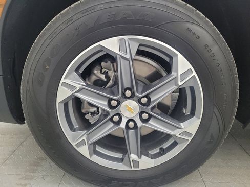 Used 2025 Chevrolet Blazer LT FWD image 31