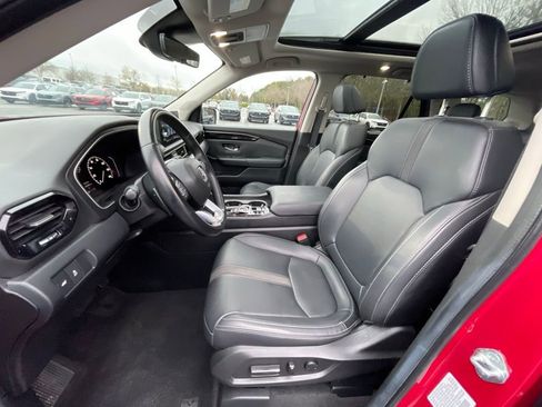 Certified 2025 Honda Pilot Touring image 27