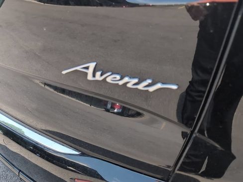 Used 2023 Buick Enclave Avenir w/ Avenir Technology Package AWD/4WD image 10