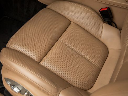 Certified 2021 Porsche Macan image 21