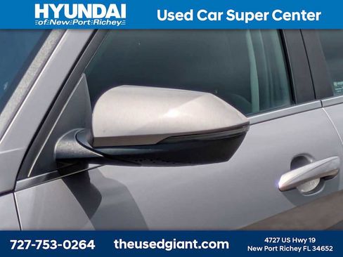 Used 2022 Hyundai Elantra Limited w/ Cargo Package FWD image 11