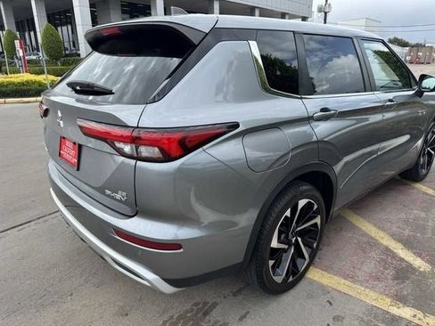 Used 2023 Mitsubishi Outlander SE AWD/4WD image 7