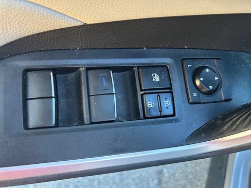 Used 2021 Toyota RAV4 XLE Premium AWD/4WD image 18