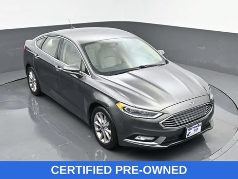 Used 2017 Ford Fusion SE FWD image 21