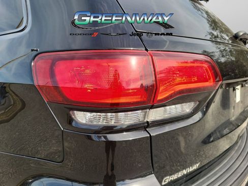 Used 2021 Jeep Grand Cherokee Laredo X image 6