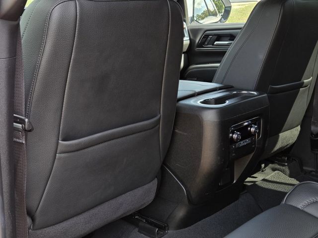 Used 2025 GMC Yukon Denali AWD/4WD image 38