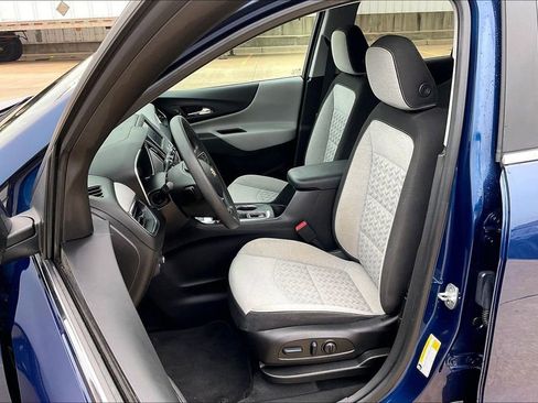 Used 2022 Chevrolet Equinox LT image 25