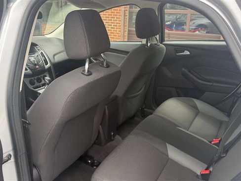 Used 2012 Ford Focus SE FWD image 20