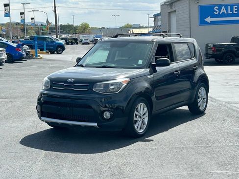 Used 2017 Kia Soul + FWD image 8