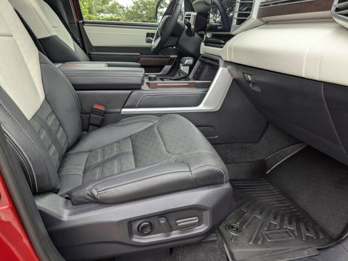 Used 2025 Toyota Sequoia Capstone AWD/4WD image 23