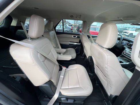 Used 2023 Ford Explorer XLT w/ Equipment Group 202A image 27