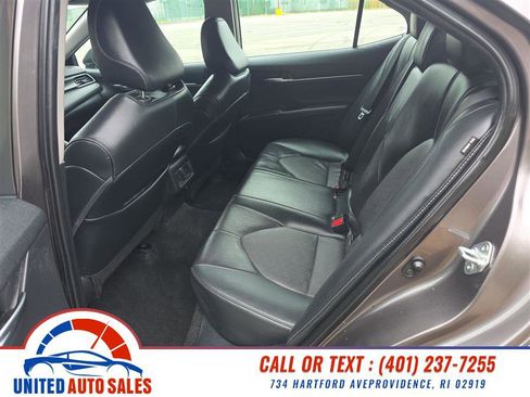 Used 2022 Toyota Camry XSE image 10
