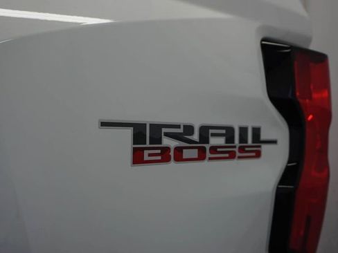 Used 2024 Chevrolet Colorado Trail Boss image 11