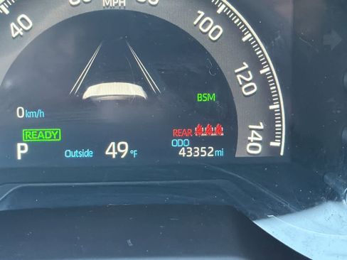 Used 2022 Toyota RAV4 Limited image 25