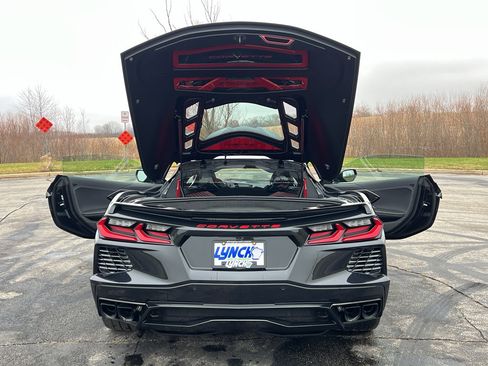 Used 2024 Chevrolet Corvette Stingray Preferred Cpe w/ Stealth Interior Trim Package image 40