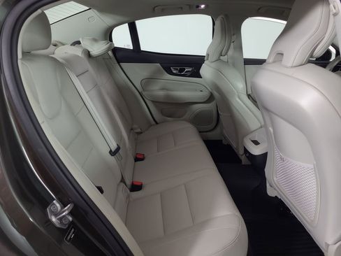 Used 2019 Volvo S60 T5 Momentum FWD image 22