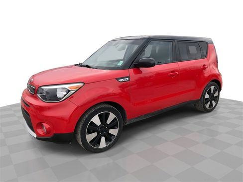 Used 2018 Kia Soul + image 1