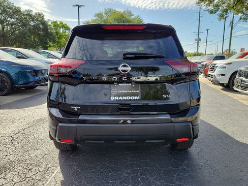 Certified 2024 Nissan Rogue SV FWD image 6