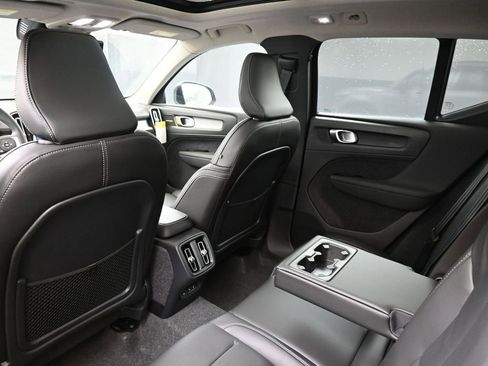 New 2026 Volvo XC40 B5 Ultra w/ Protection Package Premier image 19