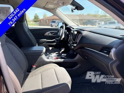 Used 2021 Chevrolet Traverse LT FWD image 23
