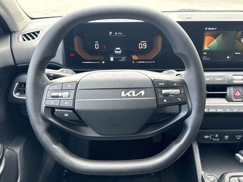 Certified 2025 Kia K4 FWD image 15