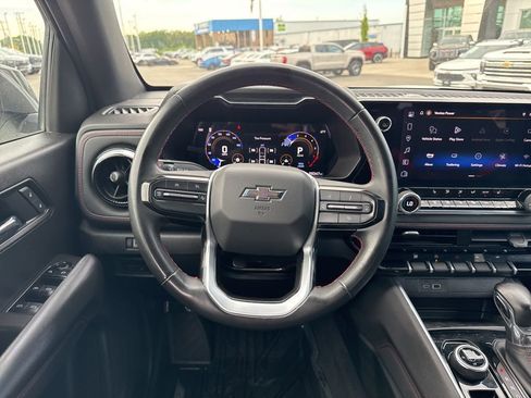 Used 2025 Chevrolet Colorado Z71 AWD/4WD image 15