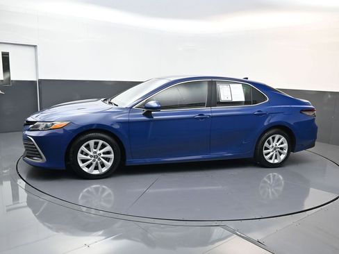 Used 2023 Toyota Camry LE image 9