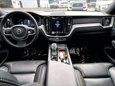 Used 2024 Volvo XC60 T8 Ultimate image 15