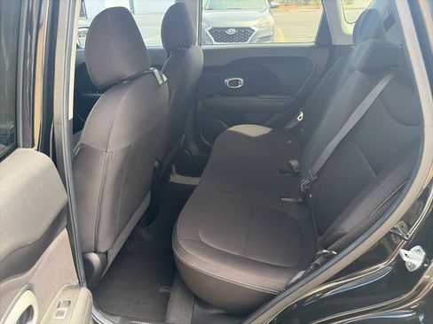 Used 2018 Kia Soul FWD image 13