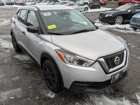 Used 2020 Nissan Kicks S image 5