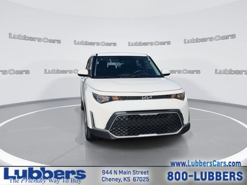 Used 2023 Kia Soul LX FWD image 3