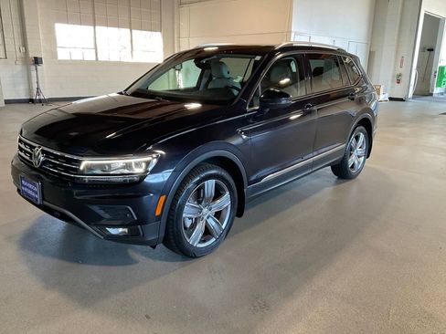 Used 2018 Volkswagen Tiguan SEL Premium image 1