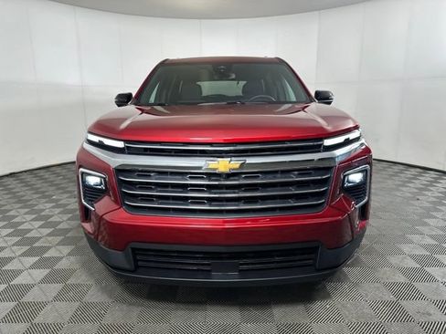 Used 2024 Chevrolet Traverse LT w/ Trailering Package image 8