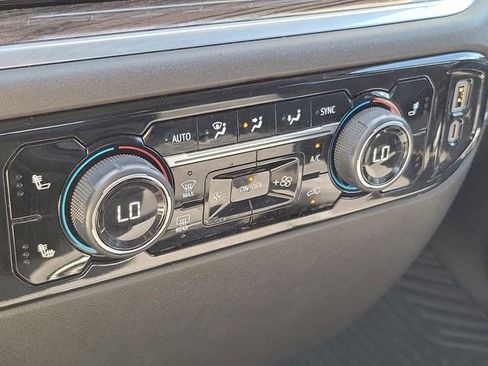 Used 2025 Chevrolet Silverado 1500 LT image 25