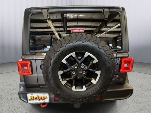 Used 2025 Jeep Wrangler Unlimited Rubicon AWD/4WD image 4
