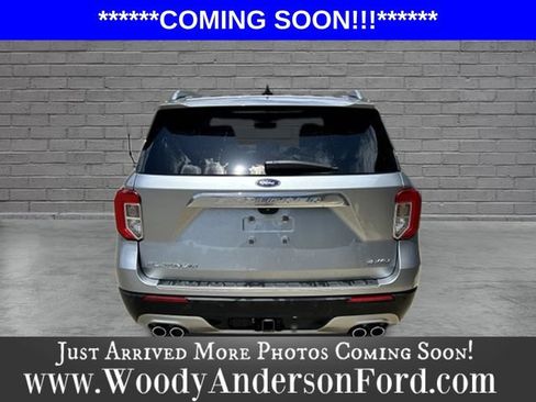 Used 2024 Ford Explorer Platinum w/ Technology Package AWD/4WD image 4