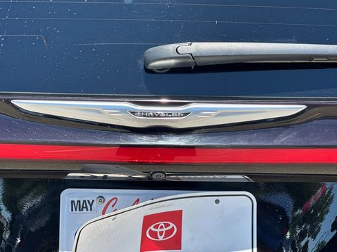 Used 2024 Chrysler Pacifica Limited FWD image 46