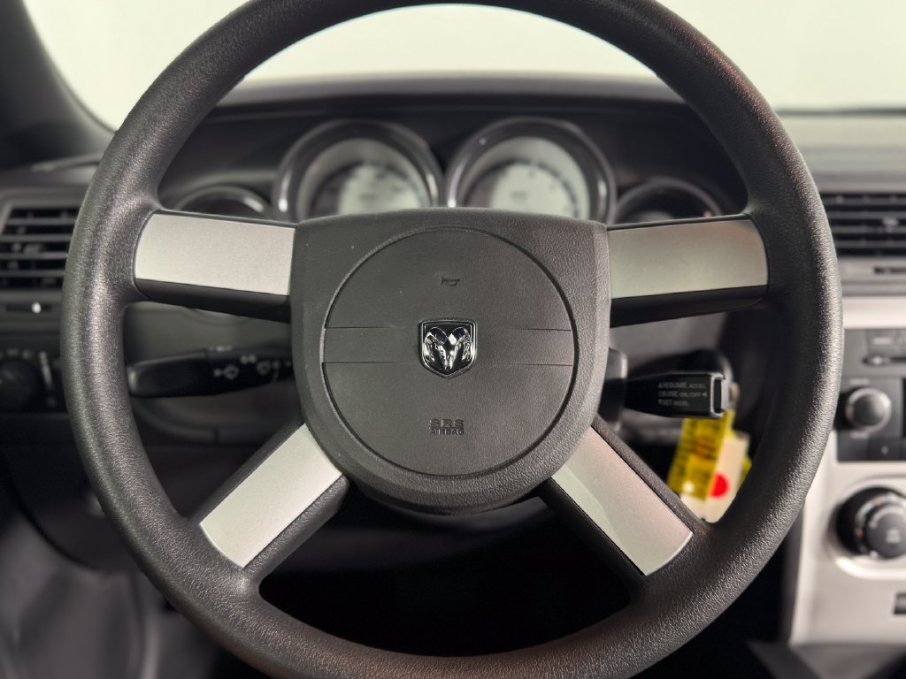 Used 2010 Dodge Challenger SE RWD image 11