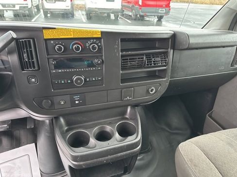 Used 2017 Chevrolet Express 3500 image 16