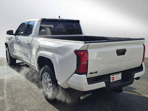 Certified 2025 Toyota Tacoma SR5 AWD/4WD image 5