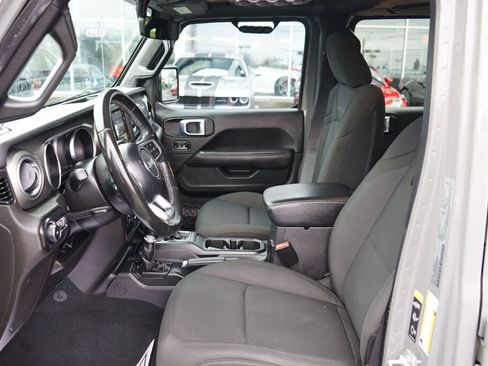 Used 2021 Jeep Wrangler Unlimited Sahara image 8