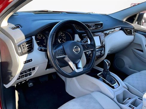 Used 2021 Nissan Rogue Sport SV image 16